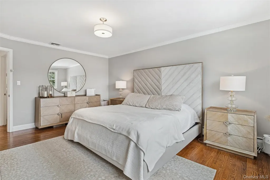 1827 Glenn Lane Merrick NY 11566