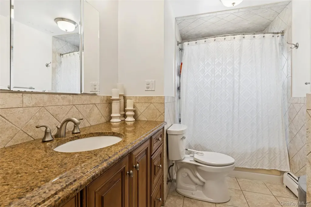 1827 Glenn Lane Merrick NY 11566