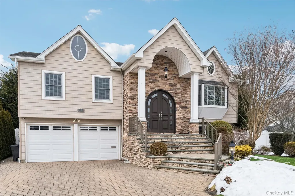 1827 Glenn Lane Merrick NY 11566