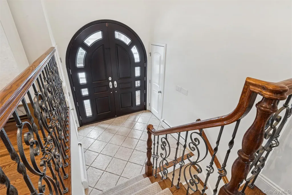 1827 Glenn Lane Merrick NY 11566