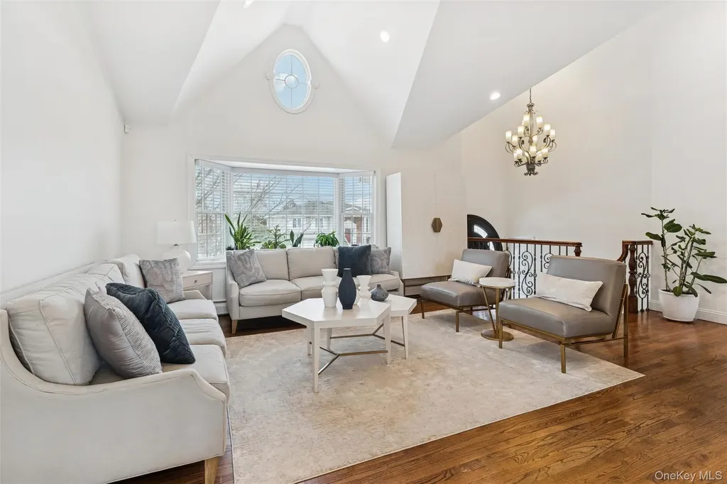 1827 Glenn Lane Merrick NY 11566