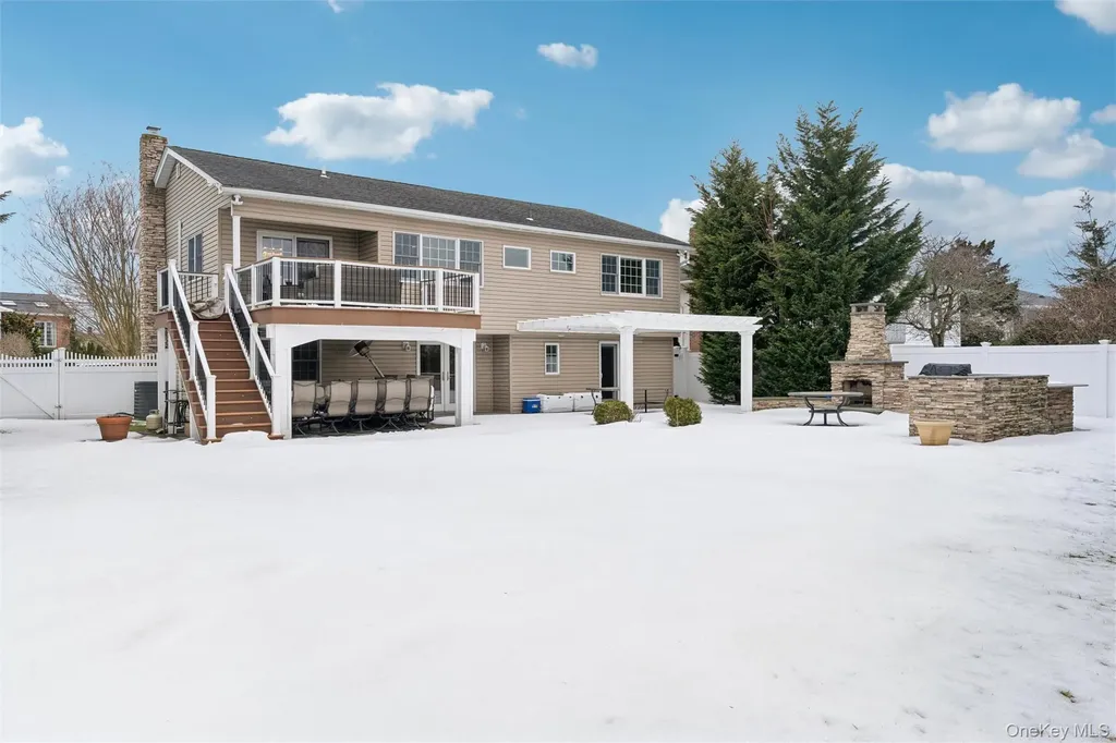 1827 Glenn Lane Merrick NY 11566