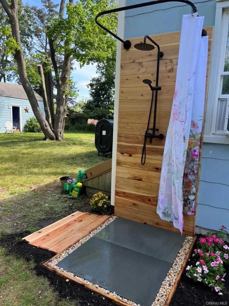East Quogue NY 11942