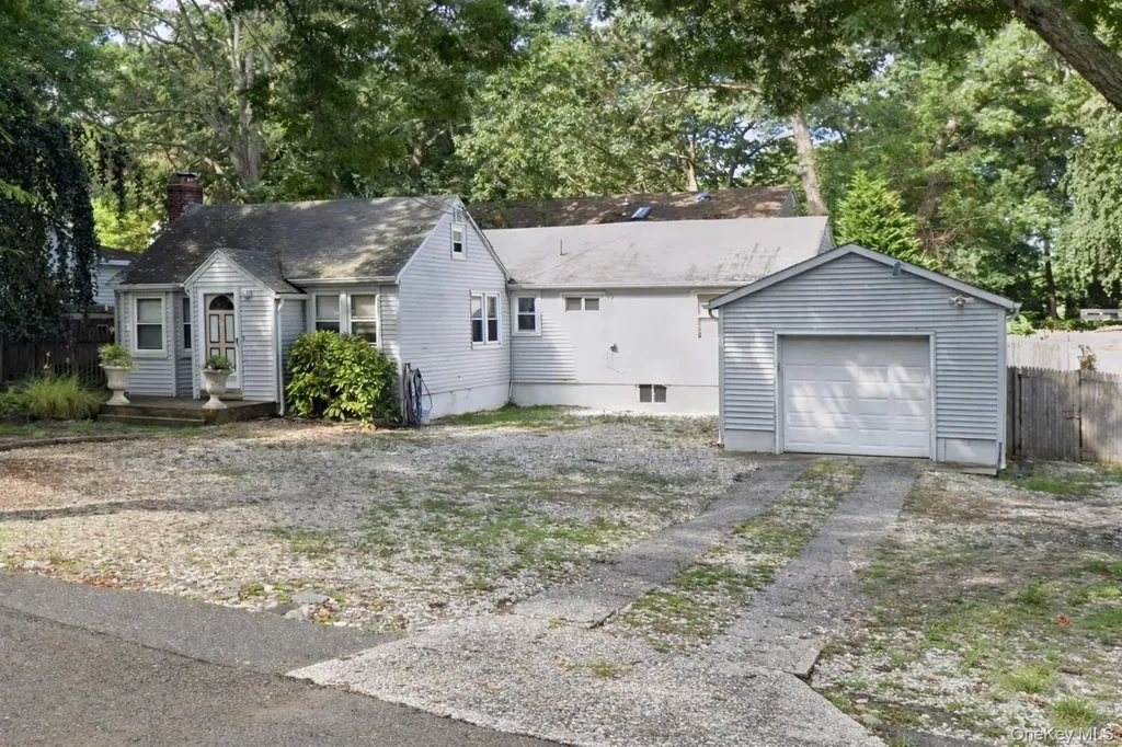 178 Adirondack Drive Selden NY 11784