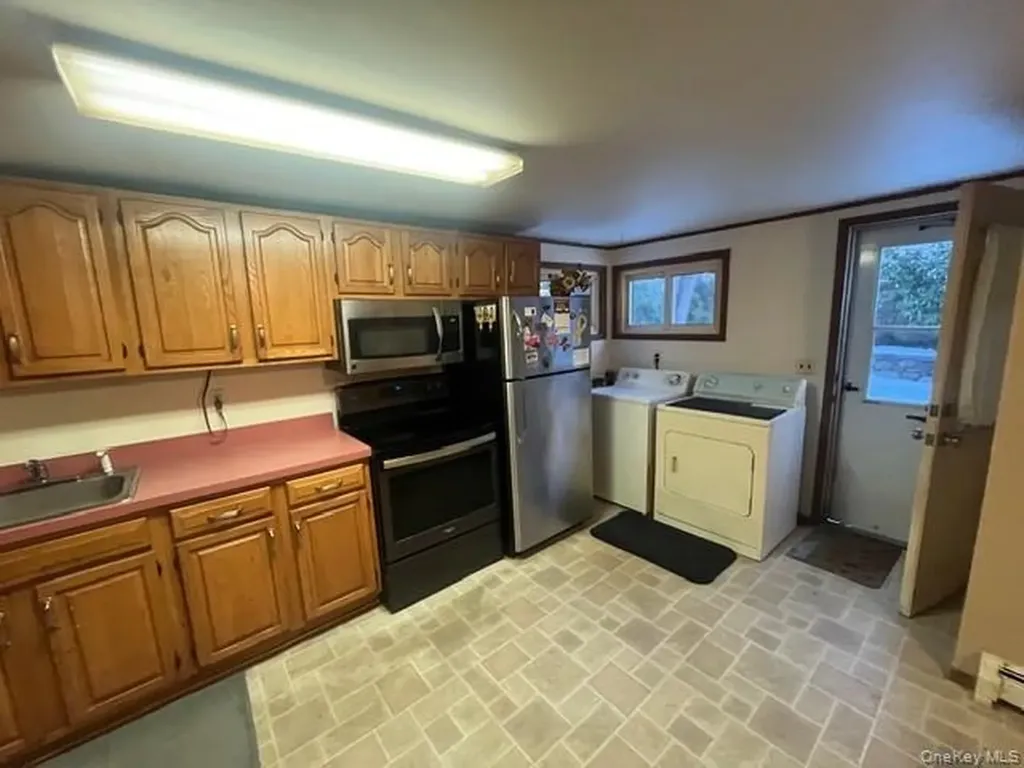 178 Adirondack Drive Selden NY 11784