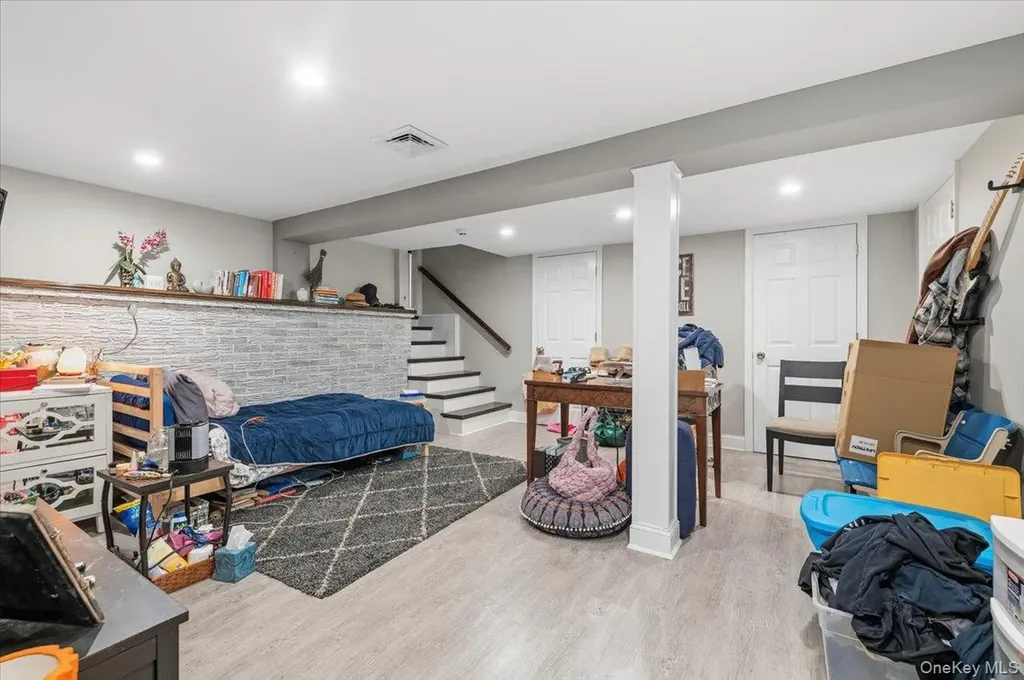 62 Eileen Avenue Plainview NY 11803