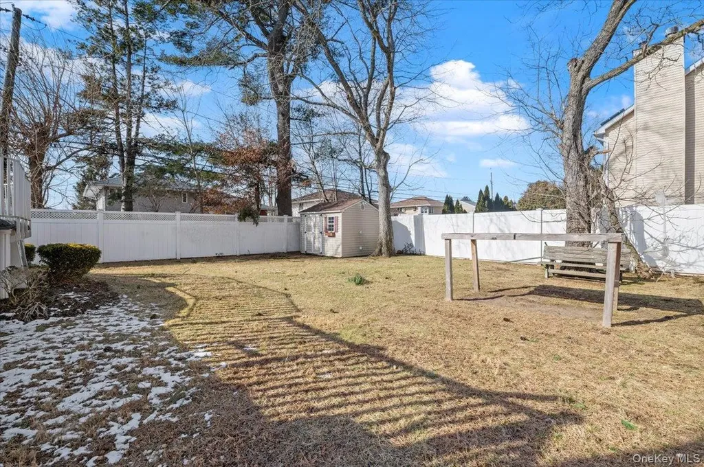 62 Eileen Avenue Plainview NY 11803