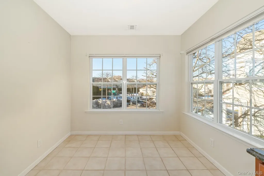 196 Somerset Drive Massapequa NY 11758