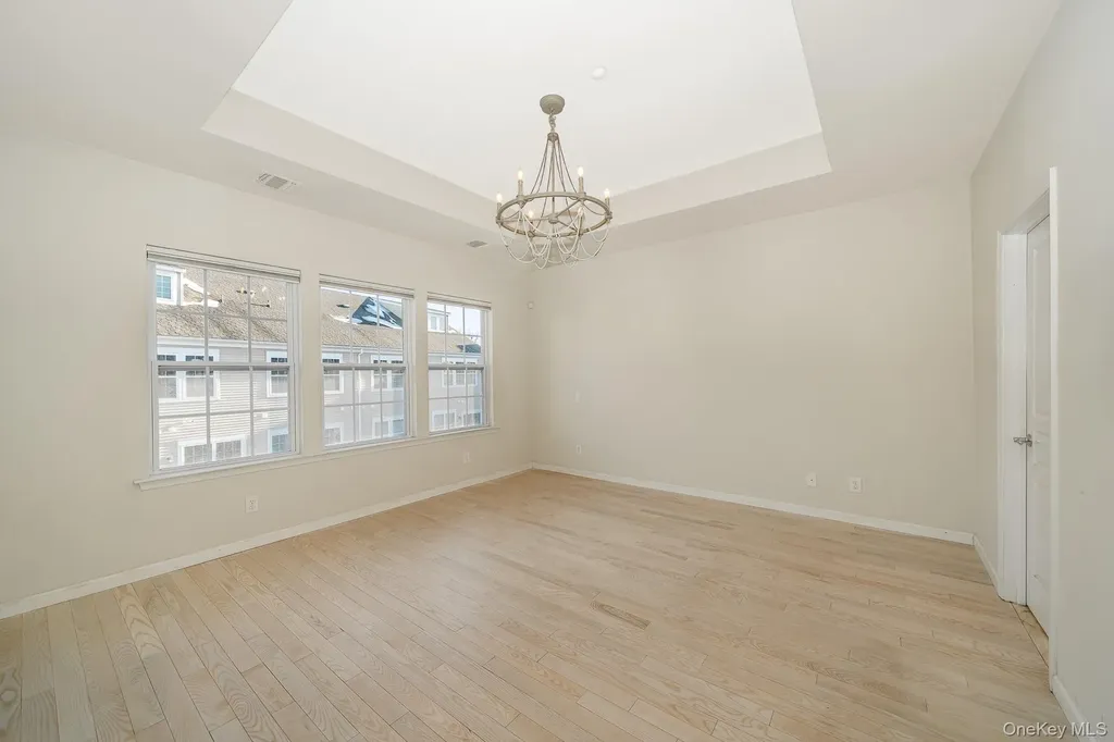 196 Somerset Drive Massapequa NY 11758
