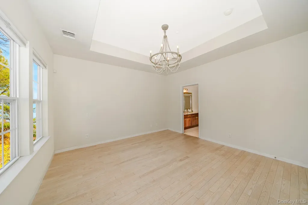 196 Somerset Drive Massapequa NY 11758