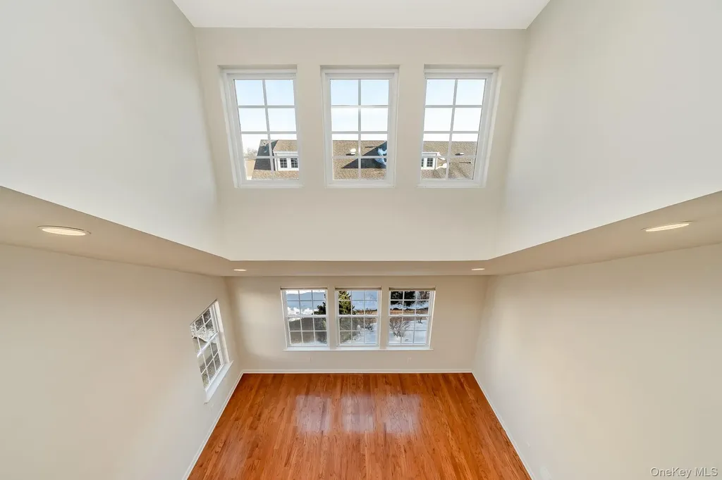 196 Somerset Drive Massapequa NY 11758