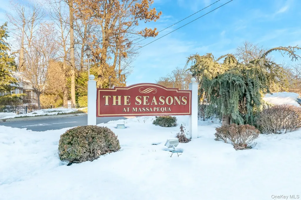 196 Somerset Drive Massapequa NY 11758