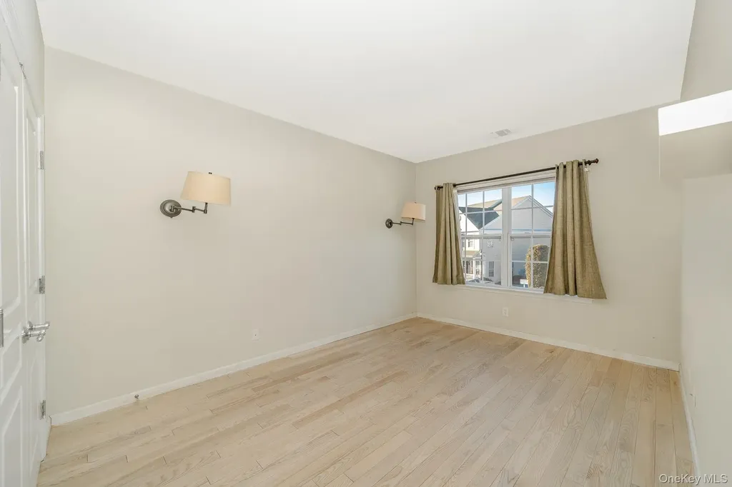 196 Somerset Drive Massapequa NY 11758