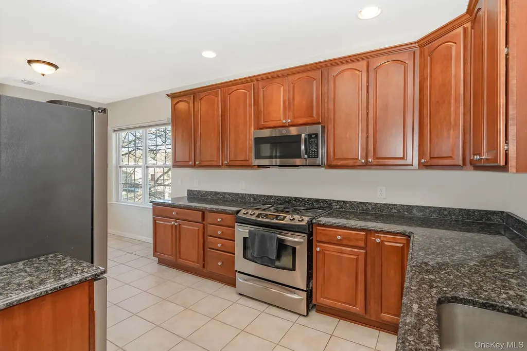 196 Somerset Drive Massapequa NY 11758