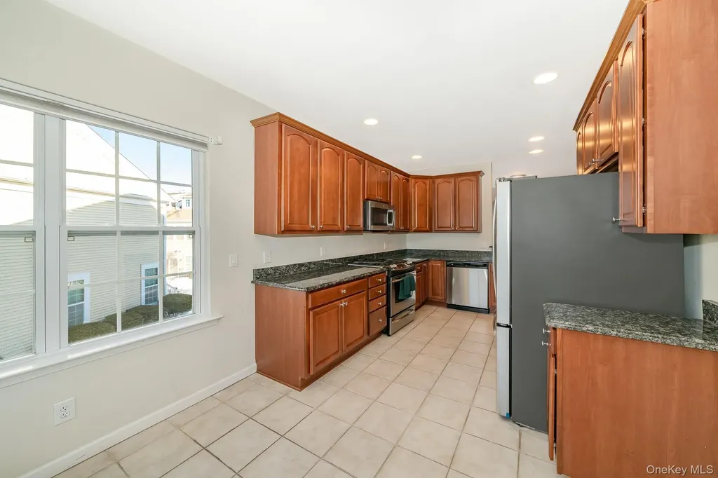 196 Somerset Drive Massapequa NY 11758