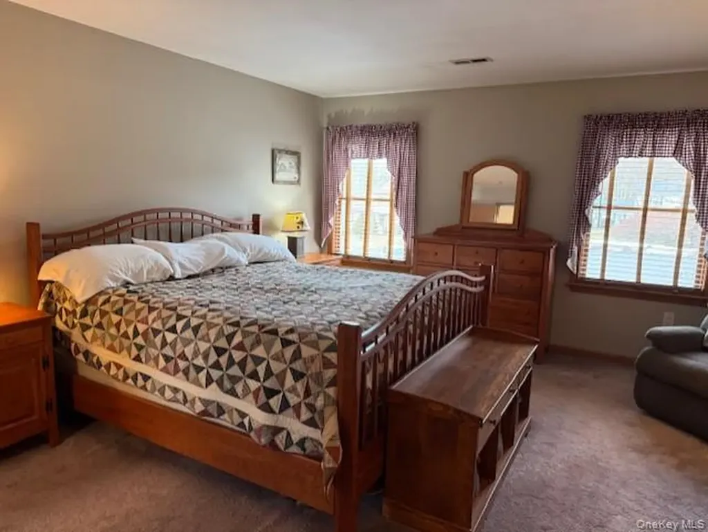4 Grapevine Place Poughkeepsie NY 12603