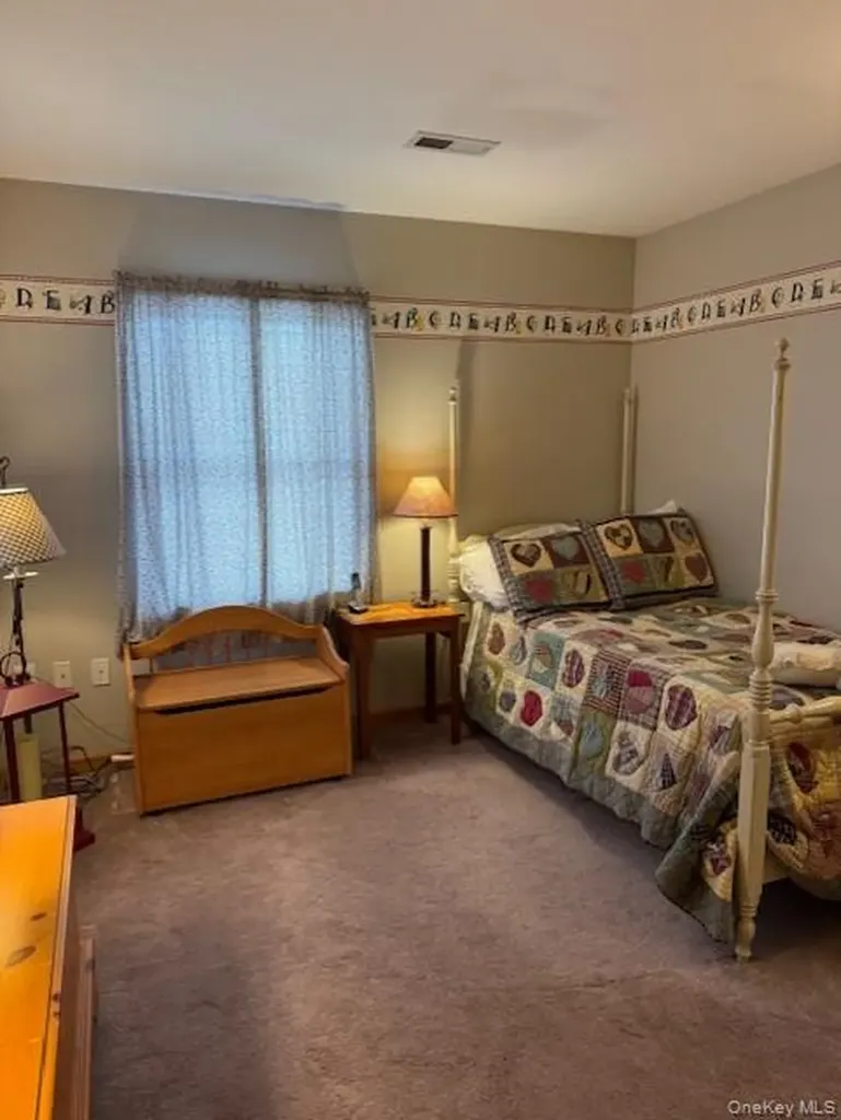 4 Grapevine Place Poughkeepsie NY 12603