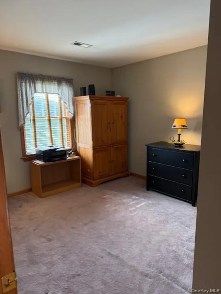 4 Grapevine Place Poughkeepsie NY 12603