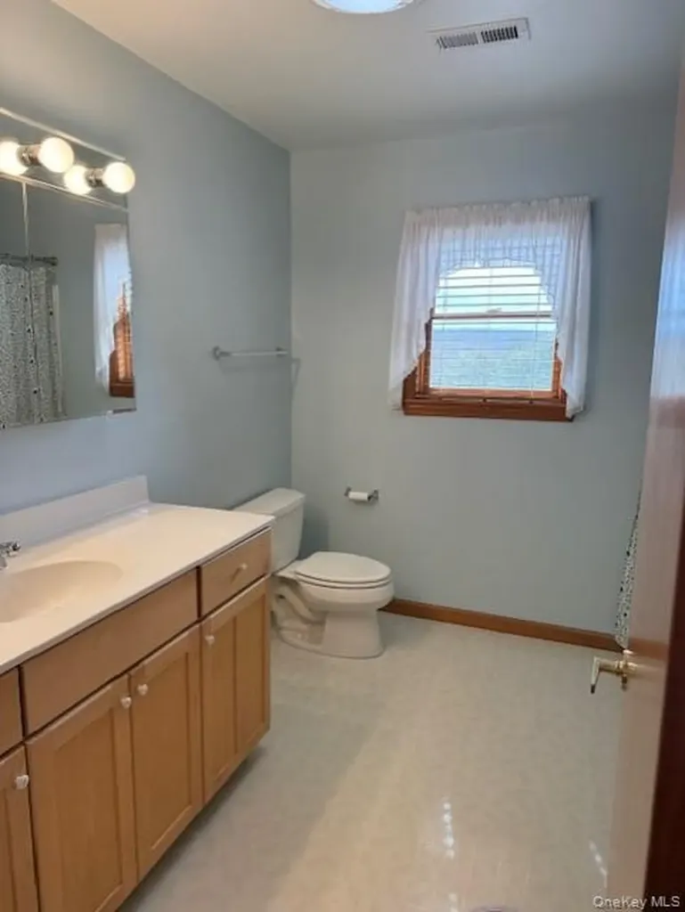 4 Grapevine Place Poughkeepsie NY 12603