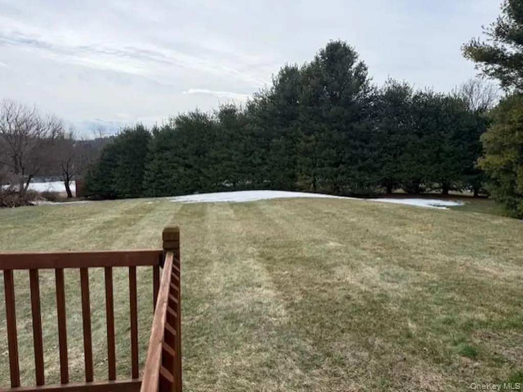 4 Grapevine Place Poughkeepsie NY 12603