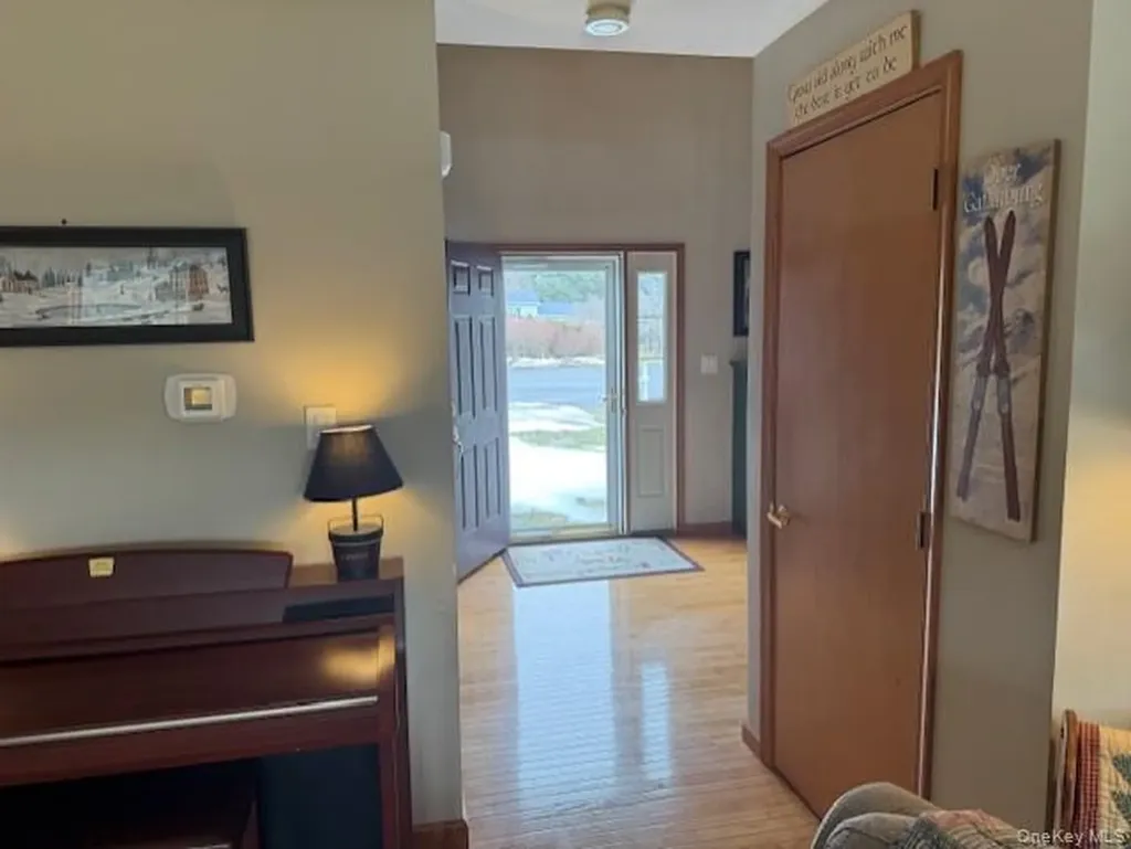 4 Grapevine Place Poughkeepsie NY 12603