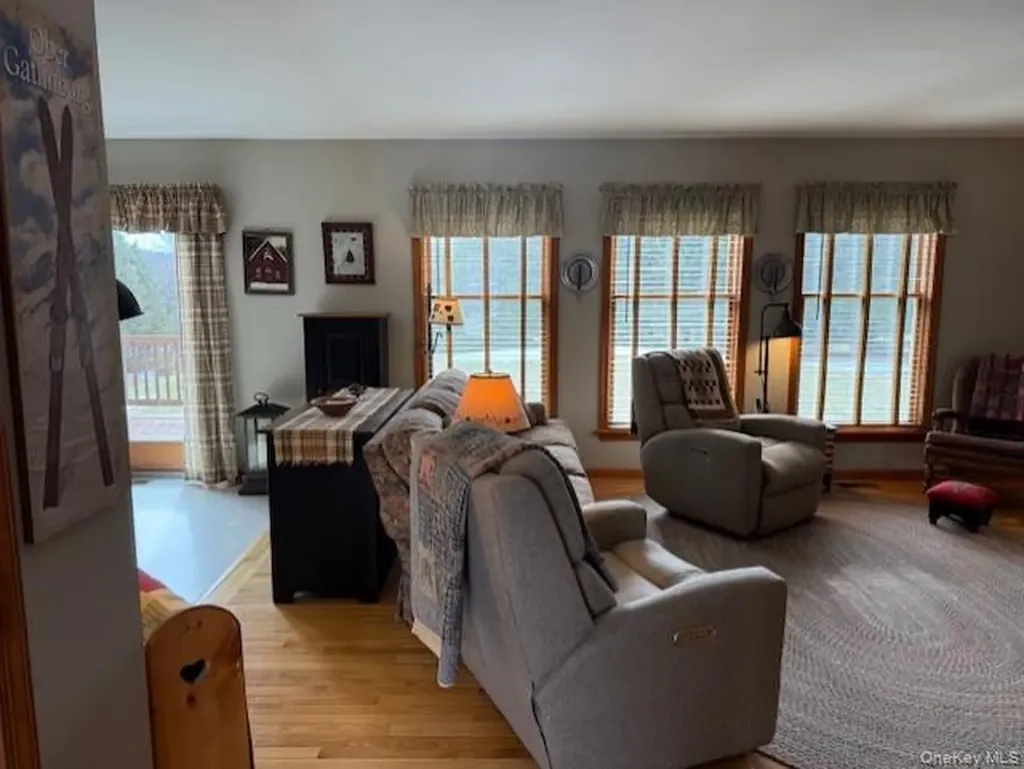 4 Grapevine Place Poughkeepsie NY 12603