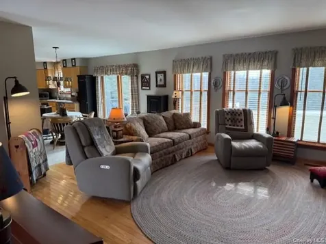 4 Grapevine Place Poughkeepsie NY 12603