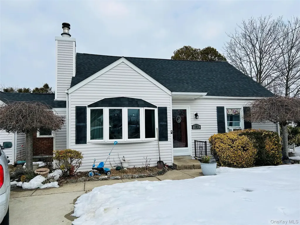 109 Vesper Court Babylon NY 11702