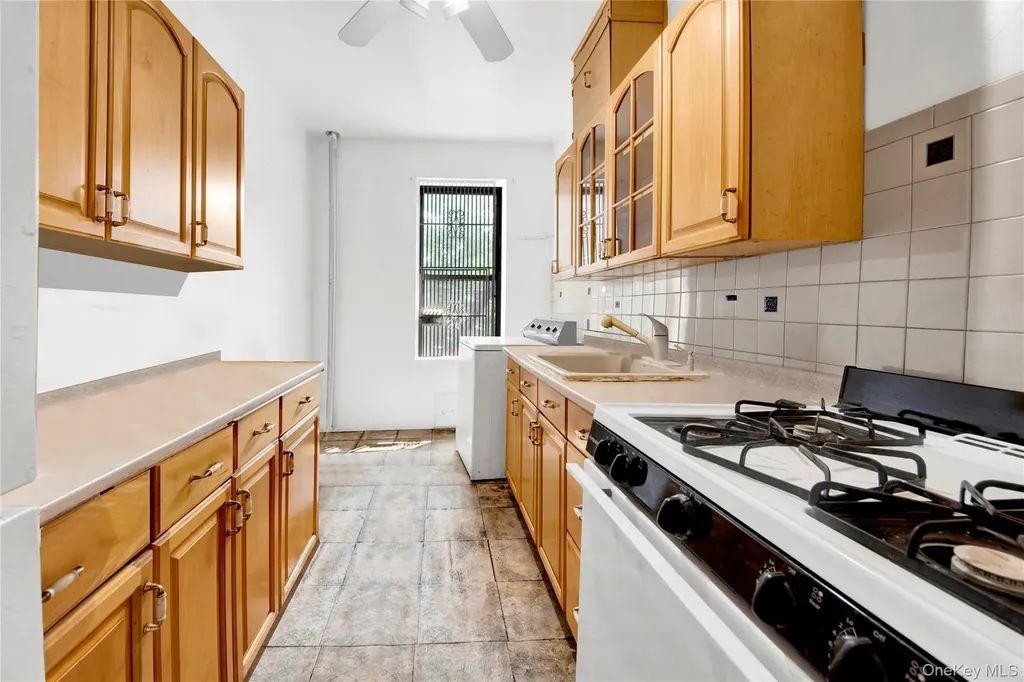823 E 147th Street Bronx NY 10455