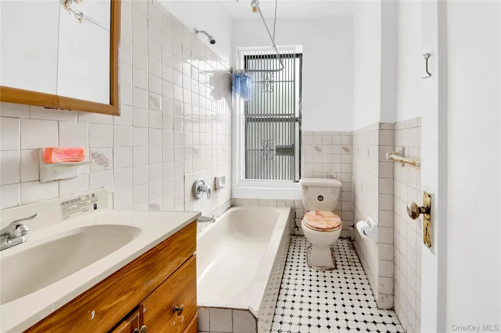 823 E 147th Street Bronx NY 10455