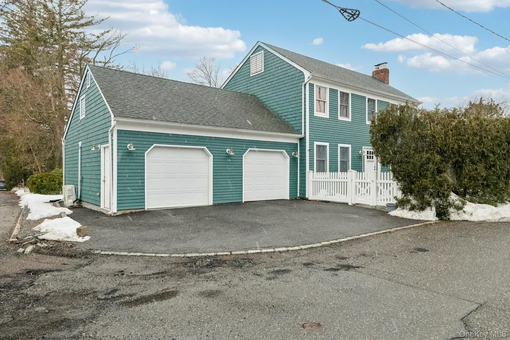 24 Cherry Place Huntington NY 11743