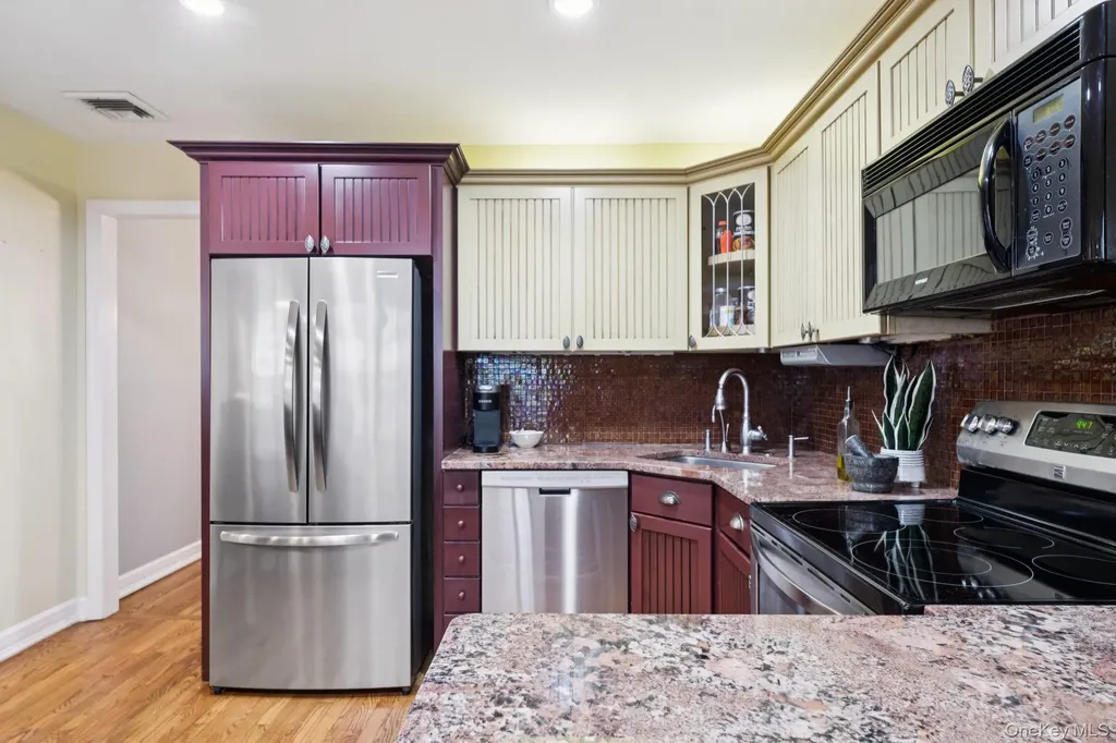 24 Cherry Place Huntington NY 11743