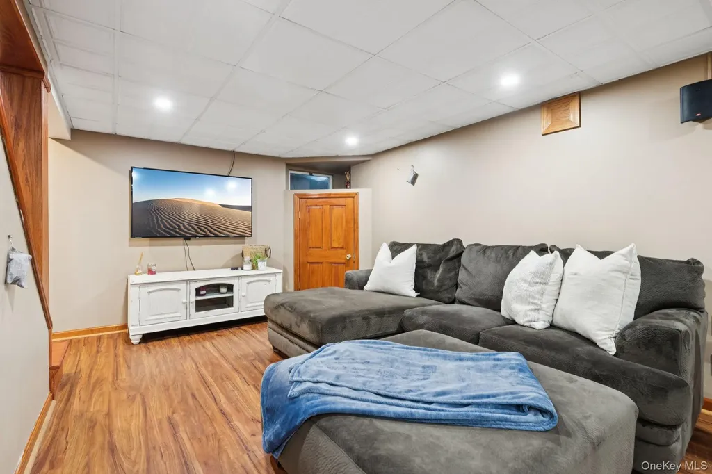 24 Cherry Place Huntington NY 11743