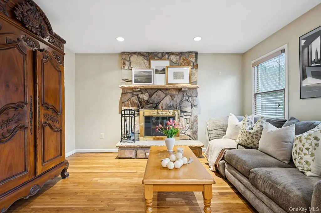 24 Cherry Place Huntington NY 11743
