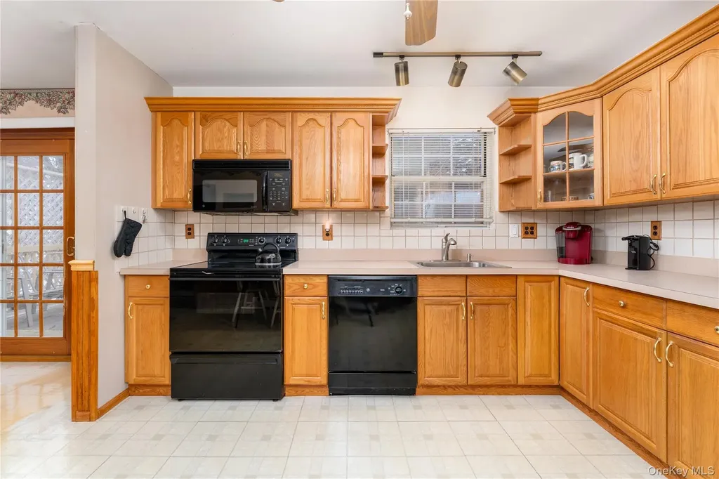 189 Broadway Rocky Point NY 11778