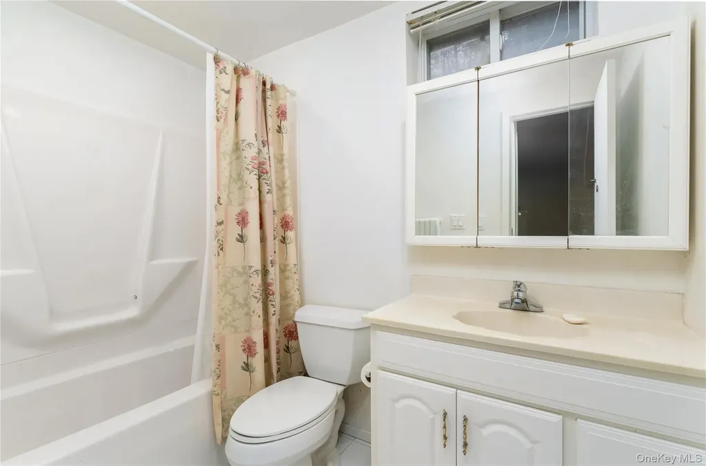 189 Broadway Rocky Point NY 11778