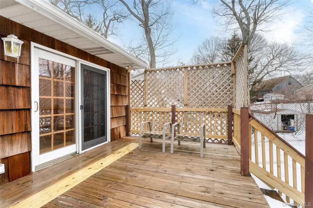 189 Broadway Rocky Point NY 11778
