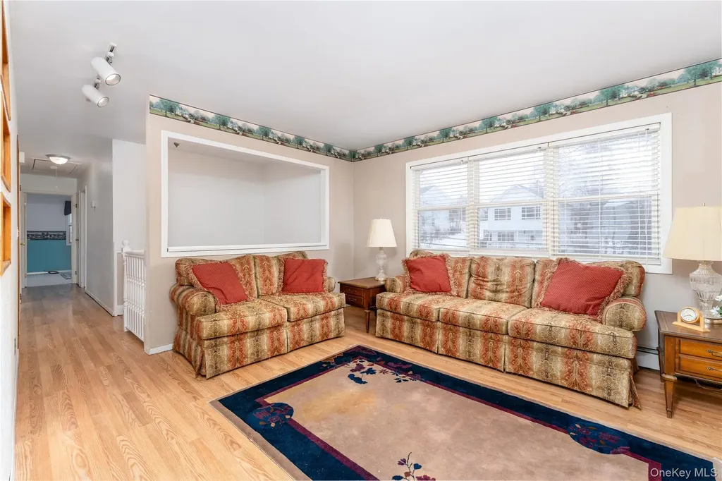189 Broadway Rocky Point NY 11778