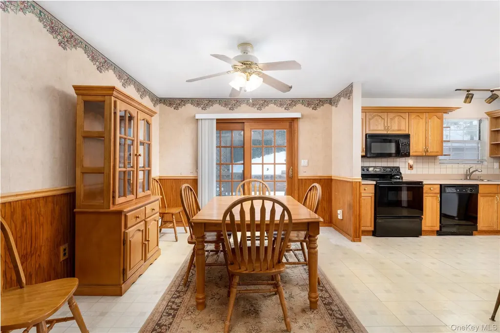 189 Broadway Rocky Point NY 11778
