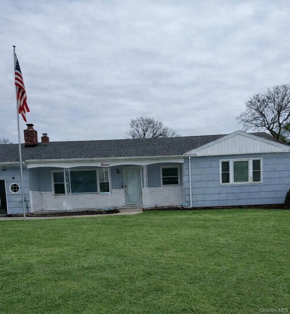 11 Richmond Boulevard Centereach NY 11720