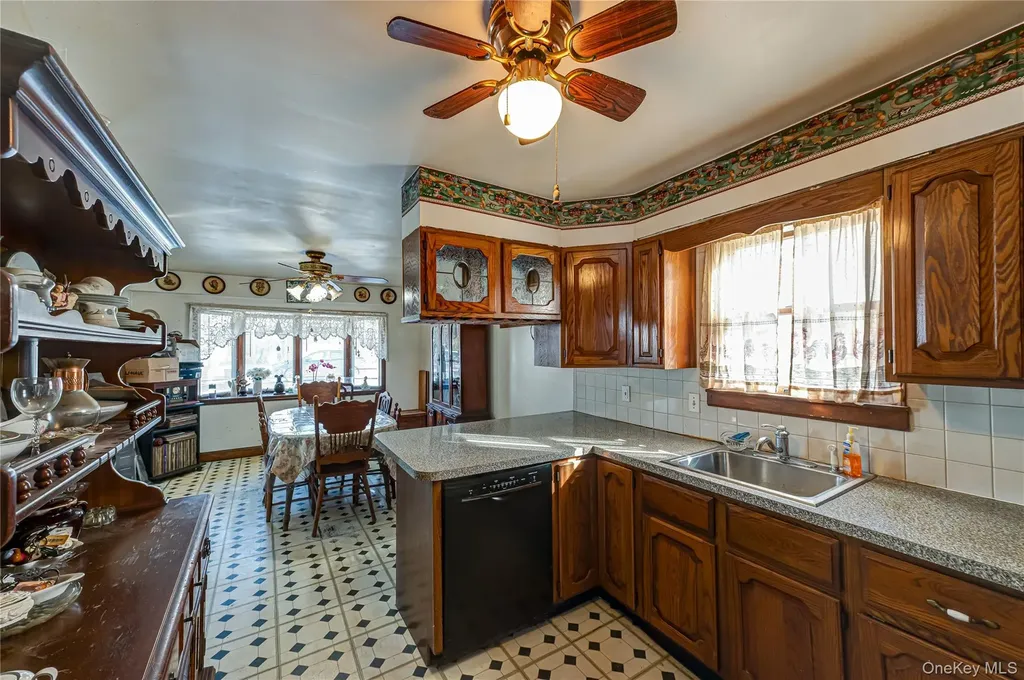 1440 Lombardy Boulevard Bay Shore NY 11706