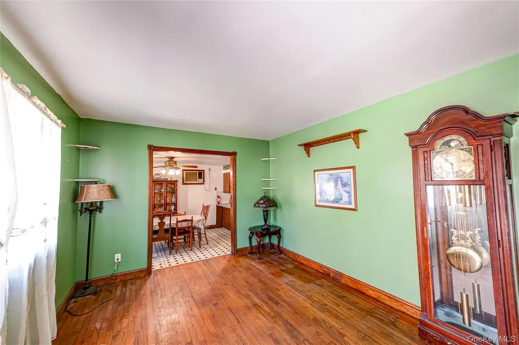 1440 Lombardy Boulevard Bay Shore NY 11706