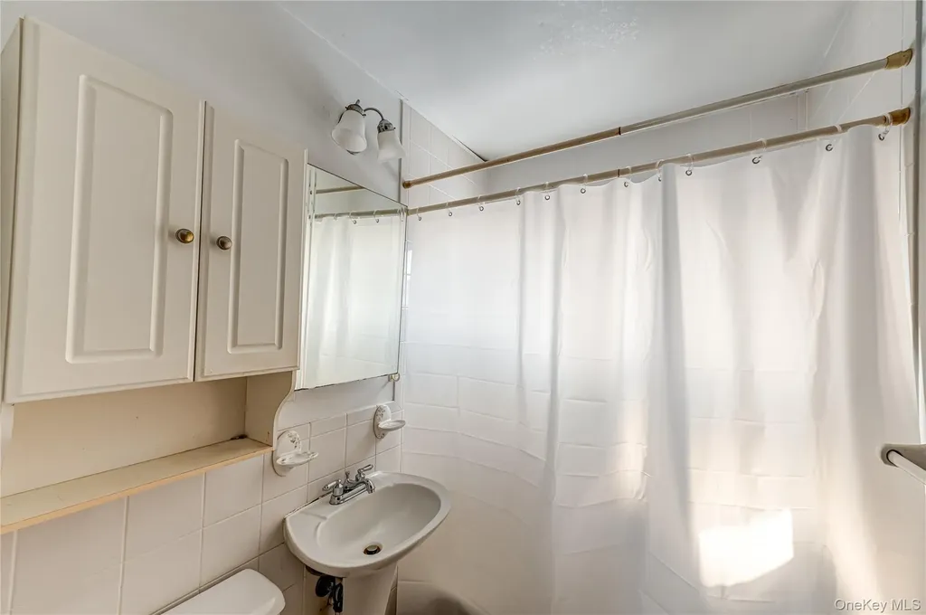 1440 Lombardy Boulevard Bay Shore NY 11706