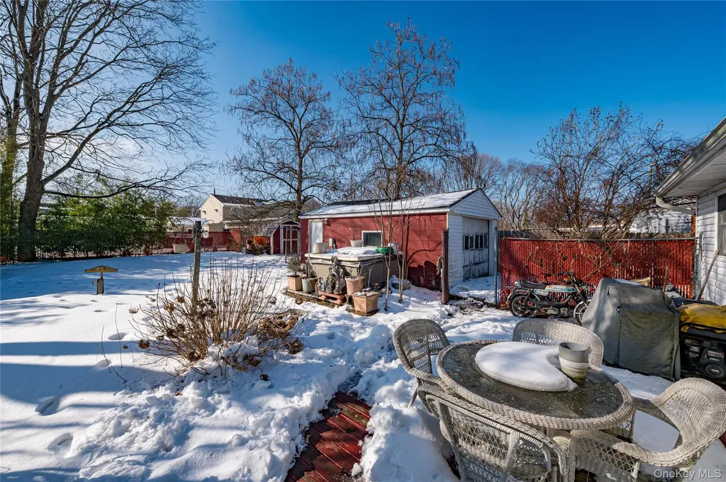 1440 Lombardy Boulevard Bay Shore NY 11706