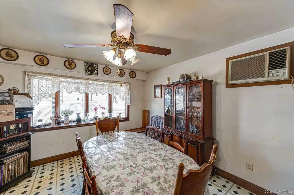 1440 Lombardy Boulevard Bay Shore NY 11706