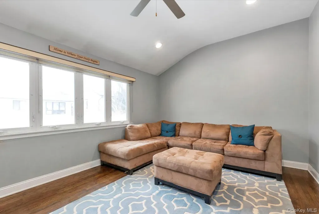 6 Cedar Drive E Plainview NY 11803