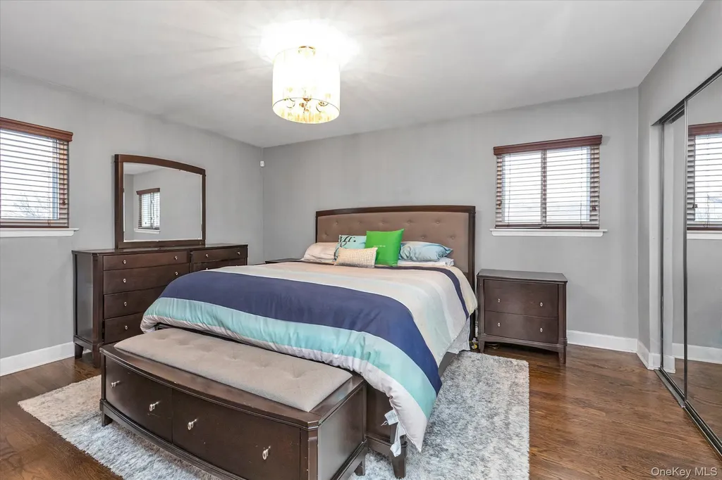 6 Cedar Drive E Plainview NY 11803