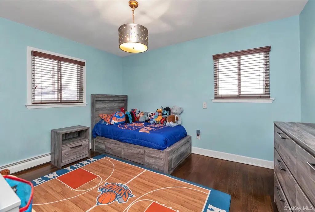 6 Cedar Drive E Plainview NY 11803