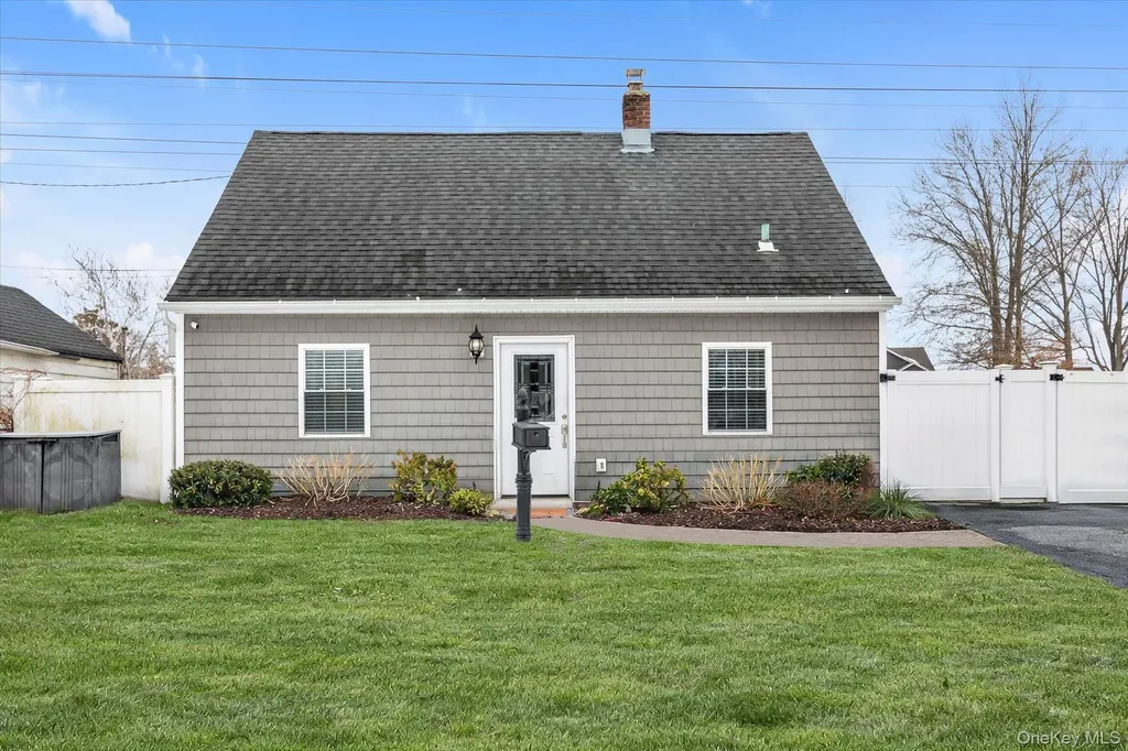 64 Cornflower Road Levittown NY 11756