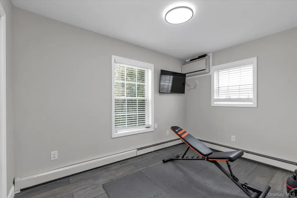 64 Cornflower Road Levittown NY 11756